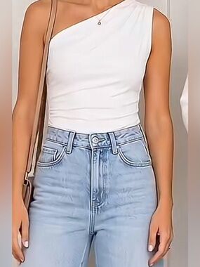 NEUW JEANS